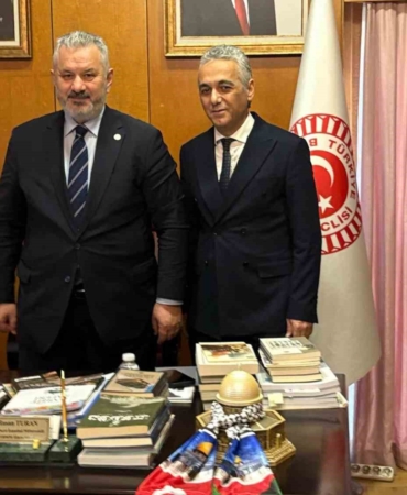 Adil Kurban’dan TBMM’de Hekimlik Meslek Kanunu çağrısı