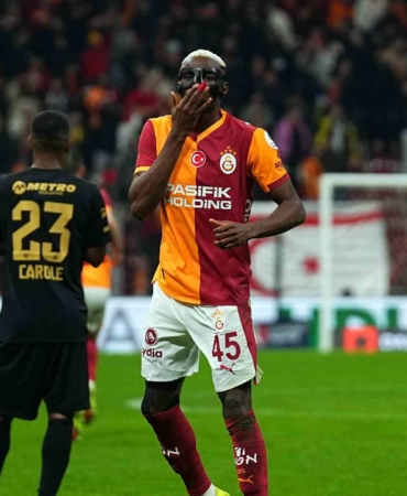 Victor Osimhen bu sezon 14. golünü attı