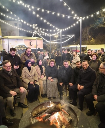 AK Parti İstanbul İl Başkanlığı komşularla aynı sofrada buluştu