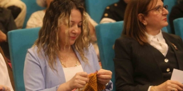 Bursa’da kadınlardan huzurevine ilmek ilmek sevgi