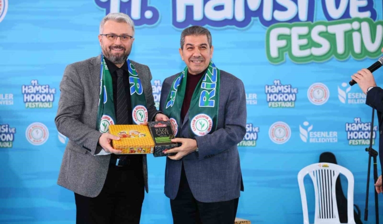 Esenler’de 11. Hamsi ve Horon Festivali: 5 ton balık ve helva dağıtıldı