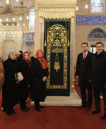 Selimiye Camii’nin minber örtüsü yenilendi