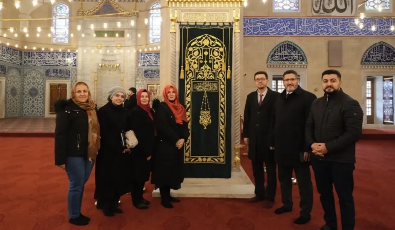 Selimiye Camii’nin minber örtüsü yenilendi