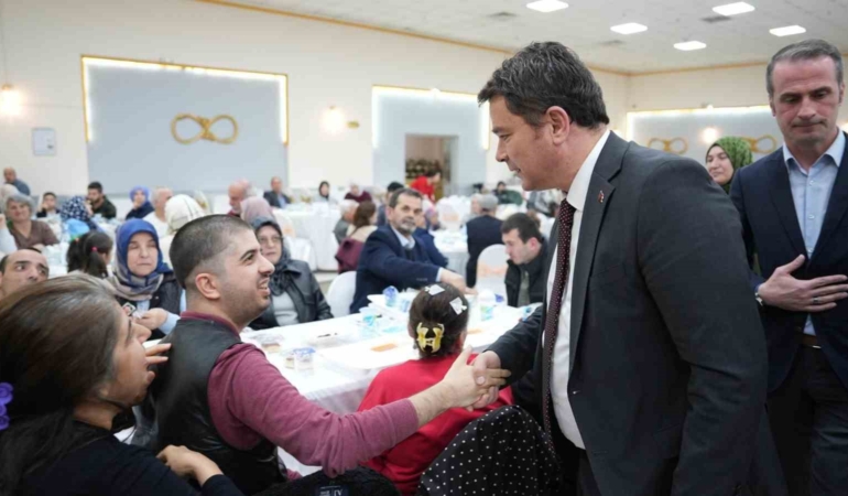 Osmangazi’de Ramazan coşkusu meydanlara taşıyor