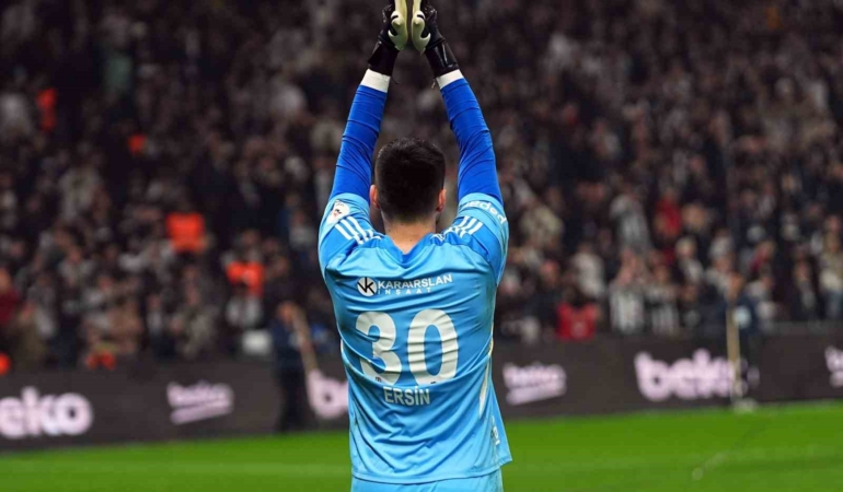 Beşiktaş taraftarından kaleci Ersin’e önce tepki, sonra destek