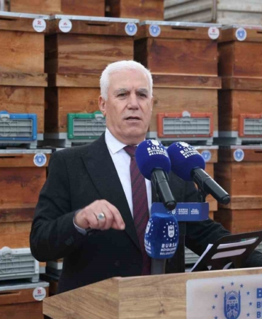 Büyükşehir’den arıcılara kovan desteği