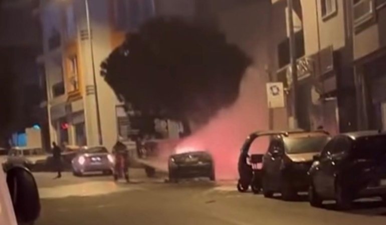 Çanakkale’de yanan araç bomba gibi patladı