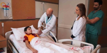 Beyin kanaması geçiren çocuk ameliyatsız tedavi ile hayata tutundu