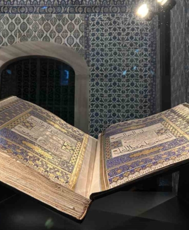 Osmanlı’nın en büyük mushafı Ramazan ayına özel ilk kez Topkapı Sarayı’nda sergide