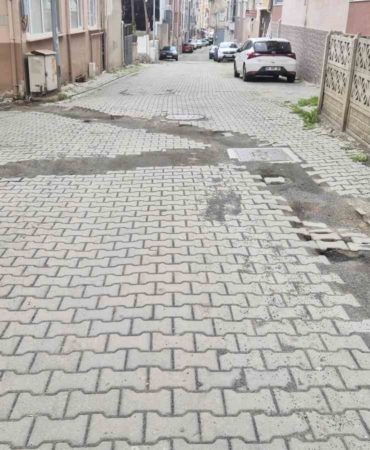 Leylak Sokak’ta yolların bakımsızlığına tepki