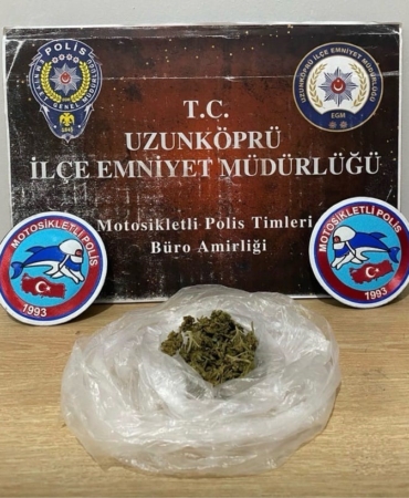 Edirne’de uyuşturucuya geçit yok: 1 şüphelinin üzerinde esrar ele geçirildi