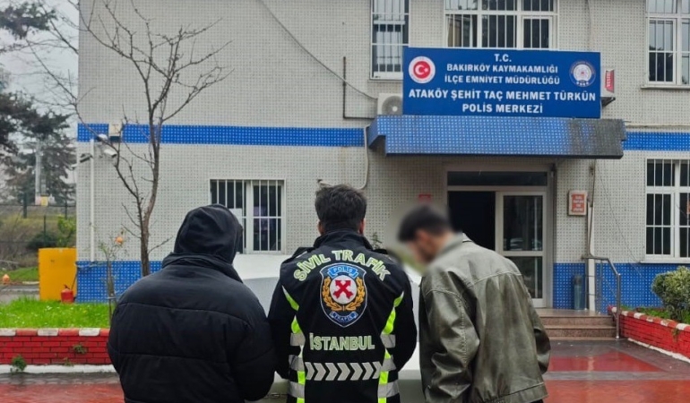 Bahçelievler’de makas atan sürücüler kameraya yansıdı