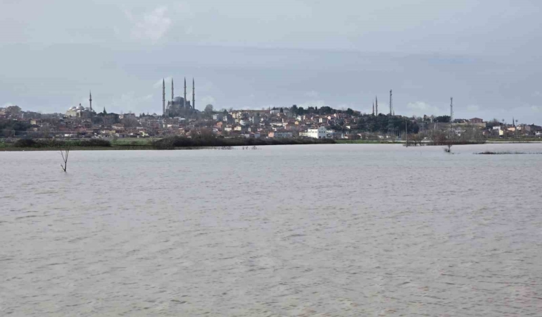 Selimiye Camii, göle dönen tarlalardan İstanbul’daki Sultanahmet’i andırdı