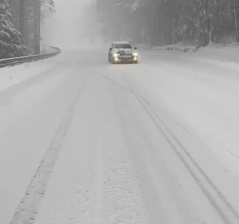 Uludağ’da dün gece yoğun kar yağdı, kar kalınlığı 163 santimetreye ulaştı
