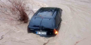 Dereye sürüklenen araç ertesi gün ortaya çıktı