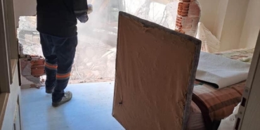 Karacabey’de inşaat çalışması yan binaya zarar verdi