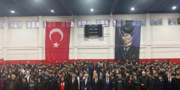 Yalova’da ikinci dönem, "İlk Ders: Bayrak" temasıyla başladı