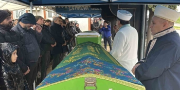 Burdur’daki kazada ölen aynı aileden 4 kişi Kocaeli’de toprağa verildi