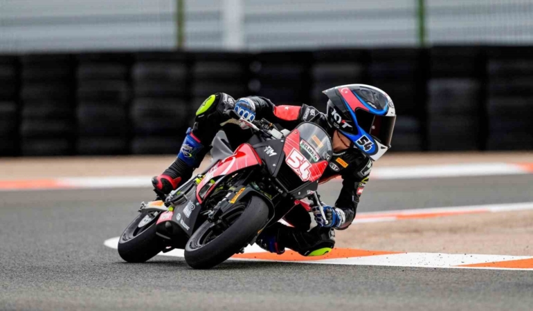 Jakub Kornfeil, Uzay Alp Urcan’ın antrenörü oldu