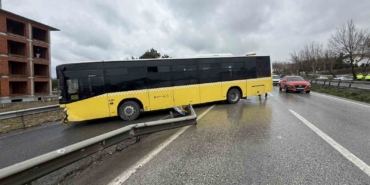 İETT otobüsü bariyere çarparak yoldan çıktı: 5 yaralı