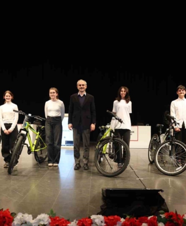 Çayırova’da bilgi evleri öğrencileri yarıştı