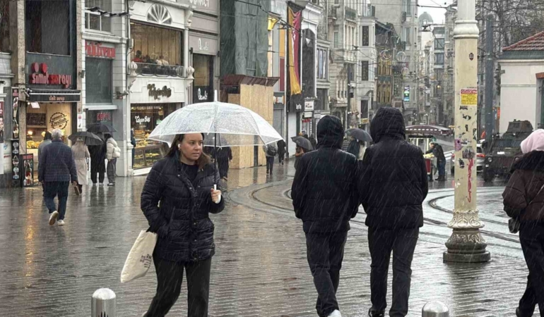 İstanbul’da soğuk hava ve yağmur etkili oluyor