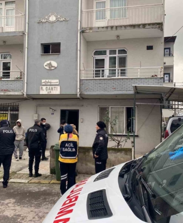 Komşuları ihbar etti, binadaki kötü koku ölümü ortaya çıkardı