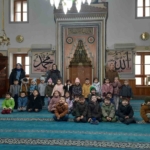 Anaokulu öğrencileri Yediler Camii’nde İslam kültürünü öğrendi
