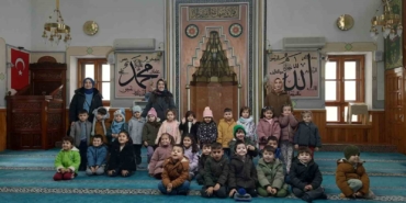 Anaokulu öğrencileri Yediler Camii’nde İslam kültürünü öğrendi