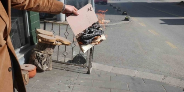 Ramazan öncesinde mahallenin bakkal borcunu kapattı