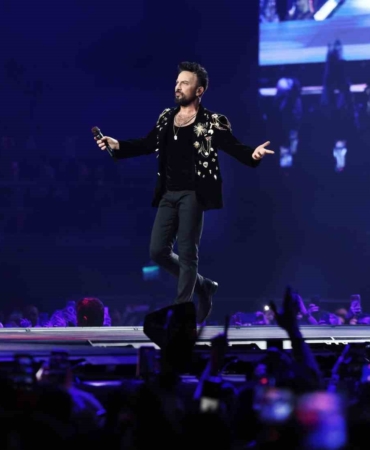 Tarkan’ı 9 gündür süren konser serisinde yaklaşık 50 bin kişi dinledi