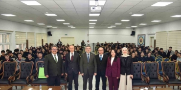 Bilecik’te akademisyenler liselilerle buluştu