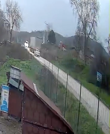 Bursa’daki kaza güvenlik kamerasında