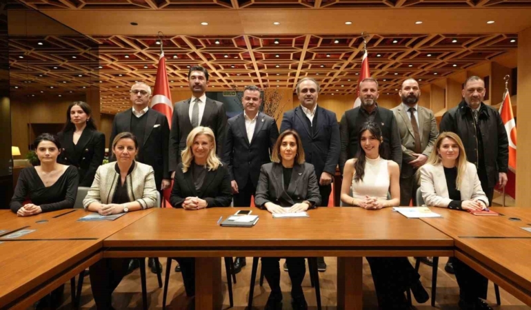 Kadın Futbol Birliği’nin temeli Dolmabahçe’de atıldı