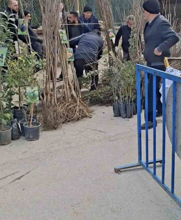 Bursa’da seyyar satıcılardan zabıtaya bıçaklı saldırı, 1 zabıta yaralandı