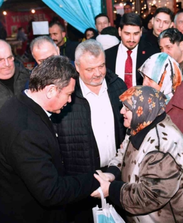Başkan Erkan Aydın Ramazan Sokağı’nda vatandaşlarla buluştu