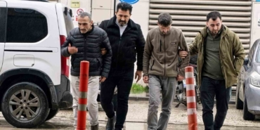 Fırça sapıyla dehşet : Arkadaşlarını ağır yaraladılar, 2 kişi tutuklandı