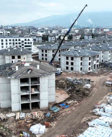 Kartepe Kent Konut Evleri’nde inşaatın yarısı tamamlandı