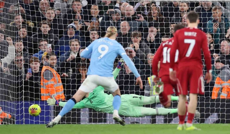Manchester City, Liverpool’u uzatmalarda mağlup etti