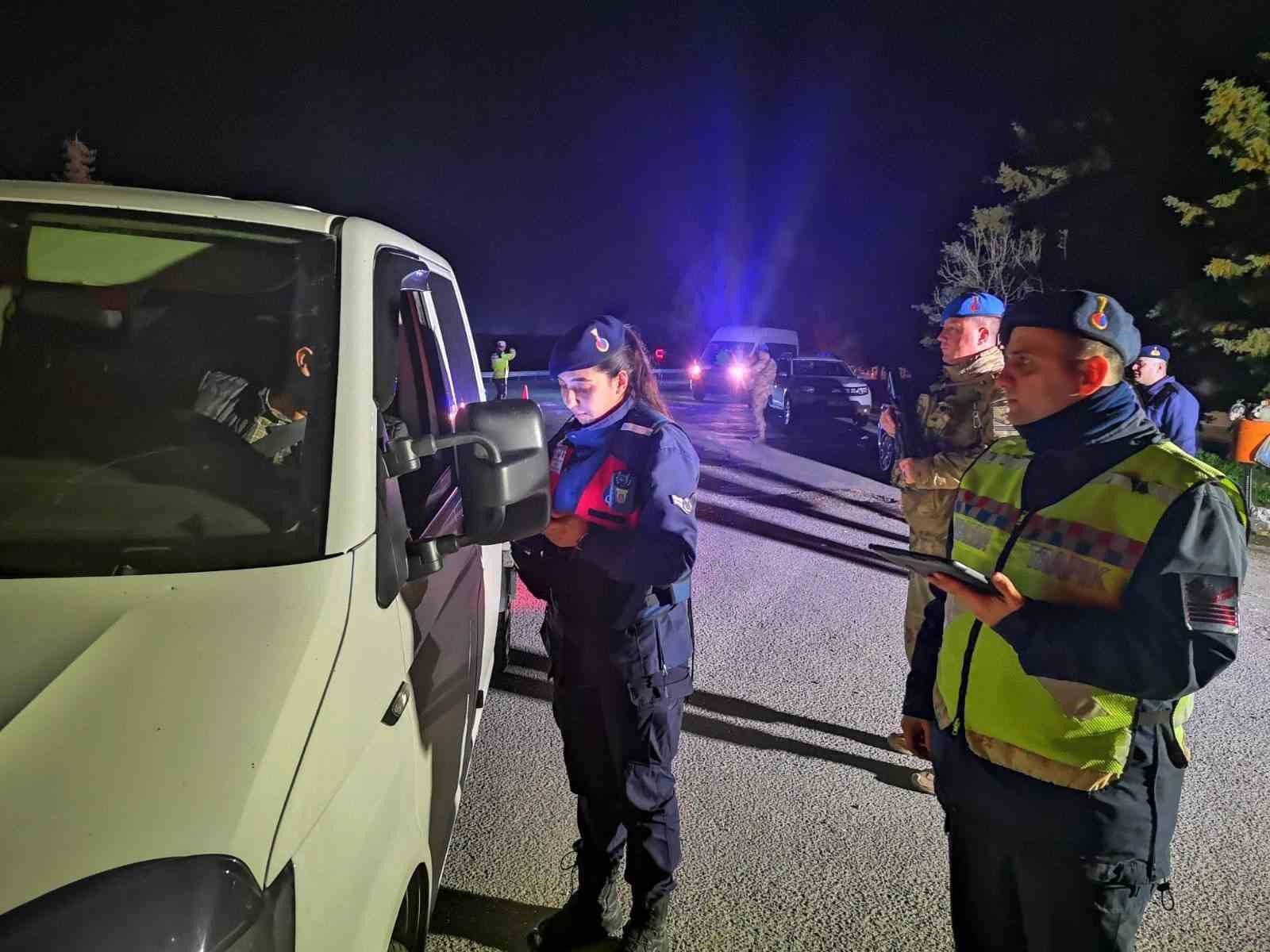 Bilecik’te araması olan 10 kişi yakalandı