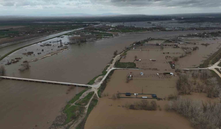 Tunca ve Meriç’te taşkın havadan görüntülendi