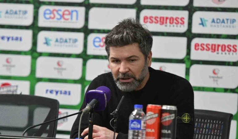 Sakaryaspor’da Teknik Direktör Hakan Kutlu ile yollar ayrıldı