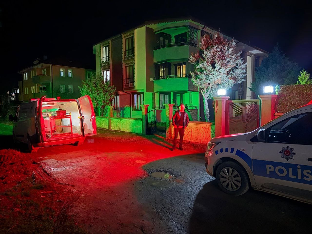 4’ncü evre kanser hastası olan kadın evinde ölü bulundu