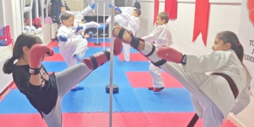 Bilecik’te spor okullarında karate eğitimleri sürüyor