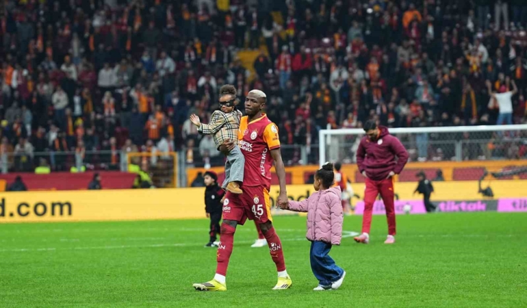 Galatasaray’da maç sonu üçlüsü Torreira ve Osimhen’den