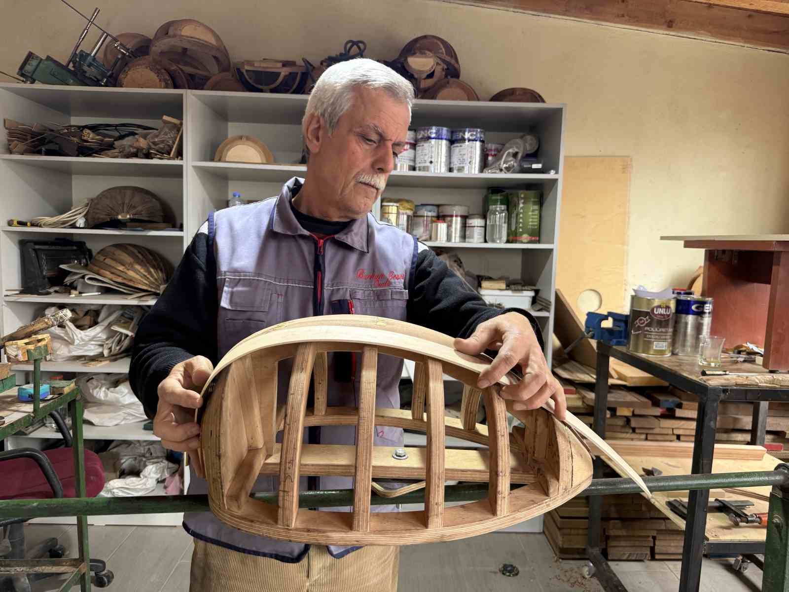 Burhan ustanın kişiye özel udları dünyaya açılıyor