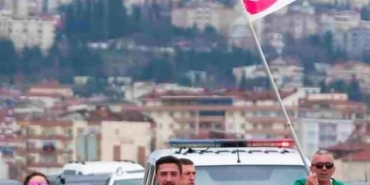 Bursa’da Sevgililer Günü’nde şampiyonluk sloganıyla koşu düzenlendi