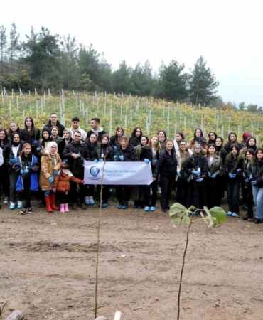 SUBÜ öğrencileri fidanları toprakla buluşturdu