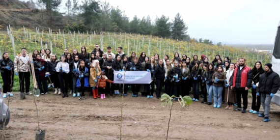 SUBÜ öğrencileri fidanları toprakla buluşturdu