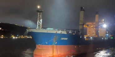 İstanbul Boğazı’nda demiri dolanan kargo gemisi, Büyükdere Liman’ına demirlendi